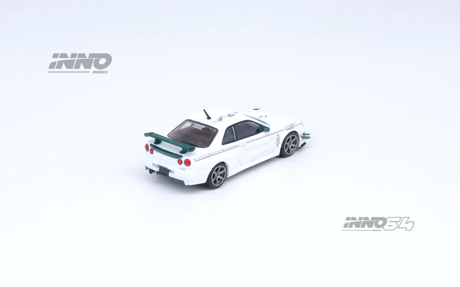 Inno 1/64 NISSAN SKYLINE GT-R (R34) V-SPEC Tuned by 