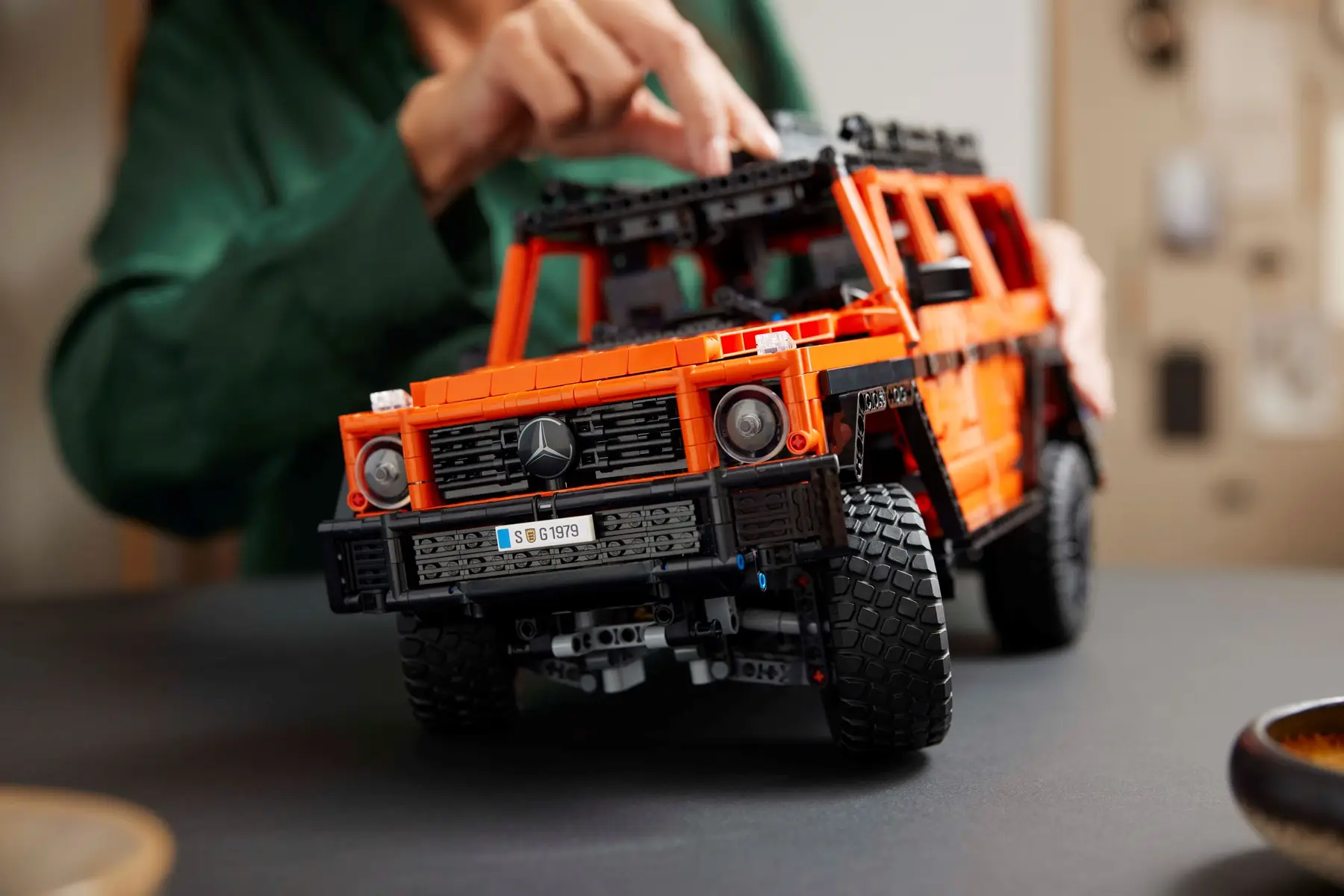 Lego Technic Mercedes-Benz G 500 PROFESSIONAL Line 42177 - Thumbnail