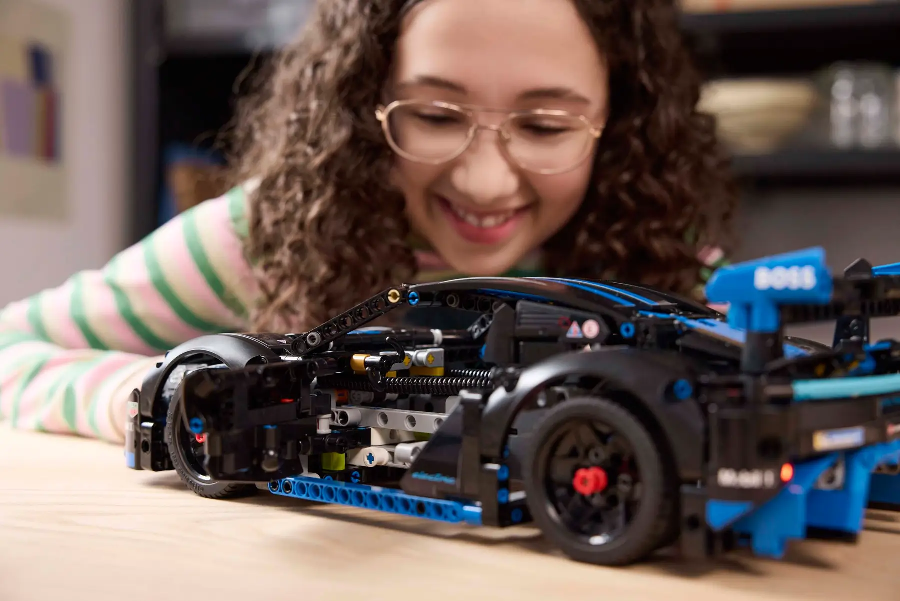 Lego Technic Porsche GT4 e-Performance Yarış Arabası 42176