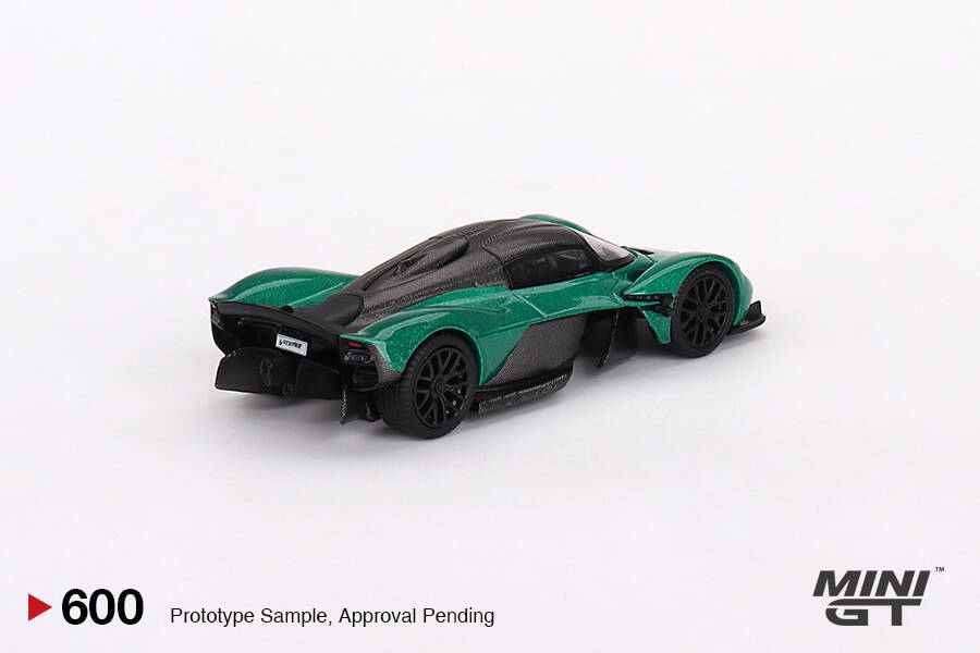 Mini GT 1/64 Aston Martin Valkyrie Aston Martin Racing Green MGT00600