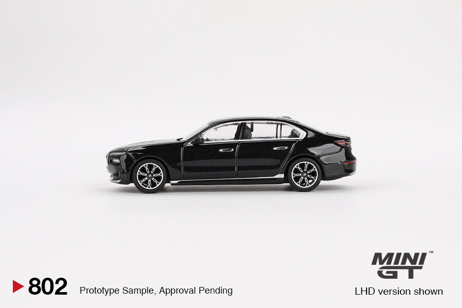 Mini GT 1/64 BMW i7 eDrive50 Black Sapphire MGT00802 - Thumbnail