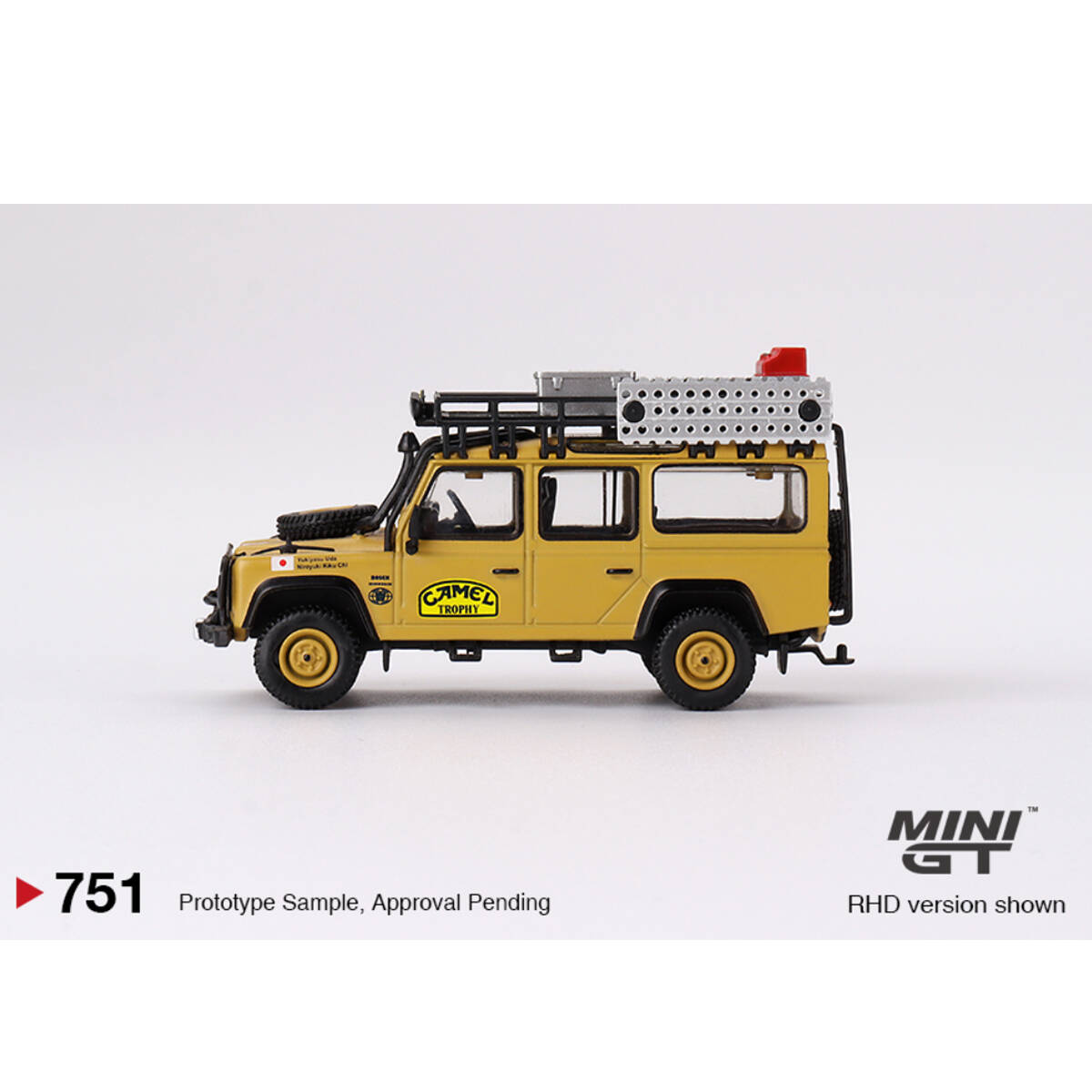 (ÖN SATIŞ) Mini GT 1/64 Land Rover Defender 110 1989 Camel Trophy Amazon Team Japan MGT00751