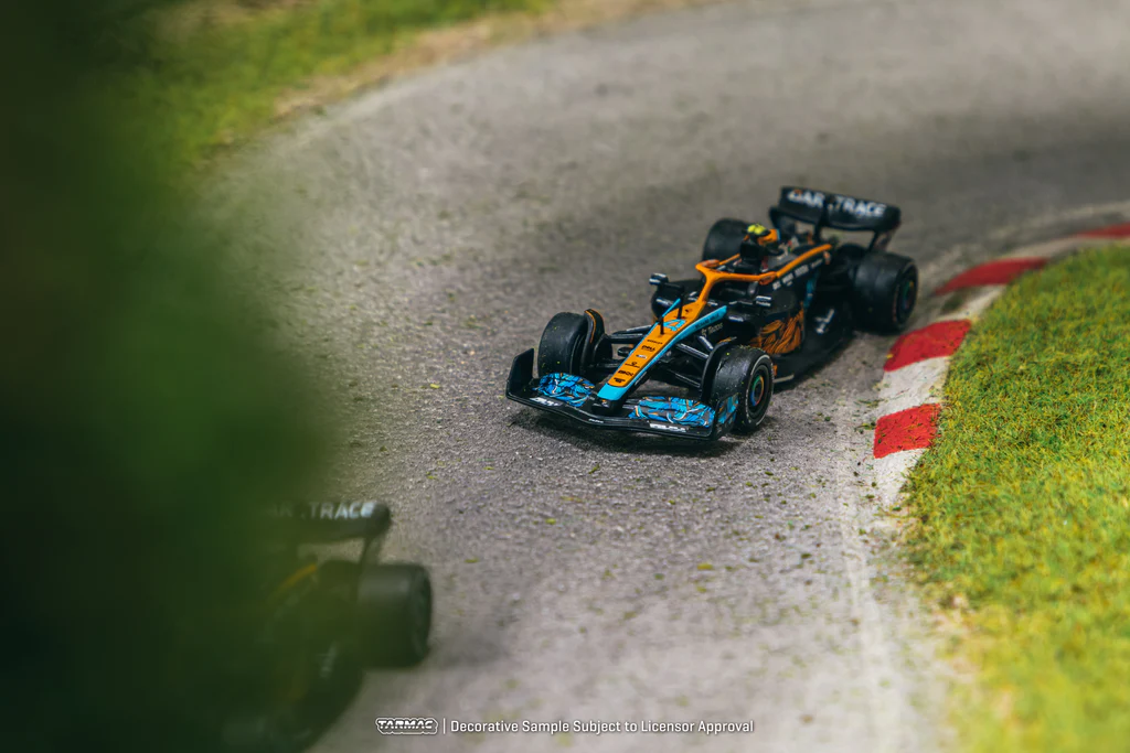 Tarmac Works X iXO Models 1/64 McLaren MCL36 Abu Dhabi Grand Prix 2022 Lando Norris #4- GLOBAL64 T64G-F041-LN3 - Thumbnail