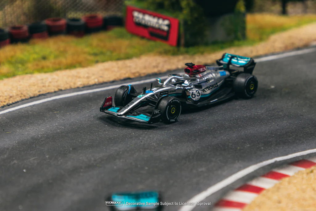 Tarmac Works X iXO Models 1/64 Mercedes-AMG F1 W13 E Performance Belgian Grand Prix 2022 George Russell #63 - GLOBAL64 - Thumbnail